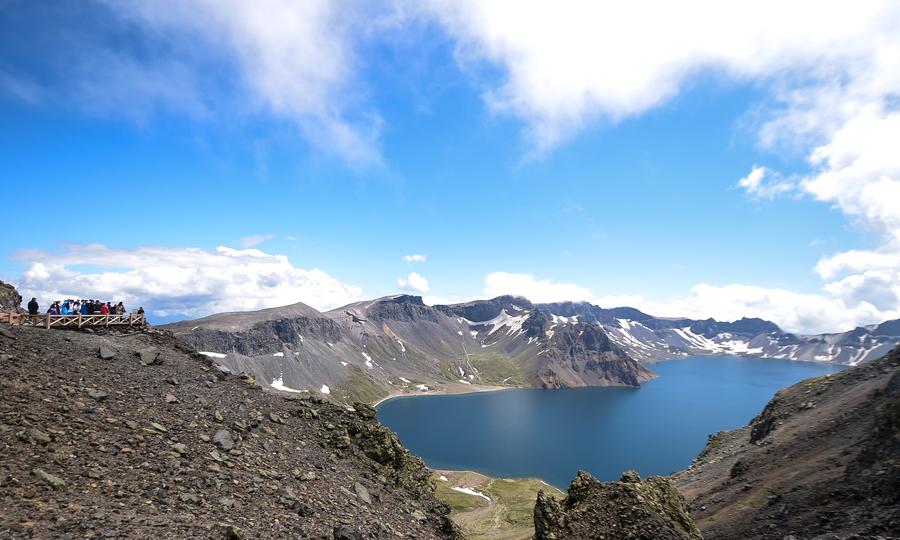 Scenic zone of Changbai Mountain receives 450,000 tourists this year