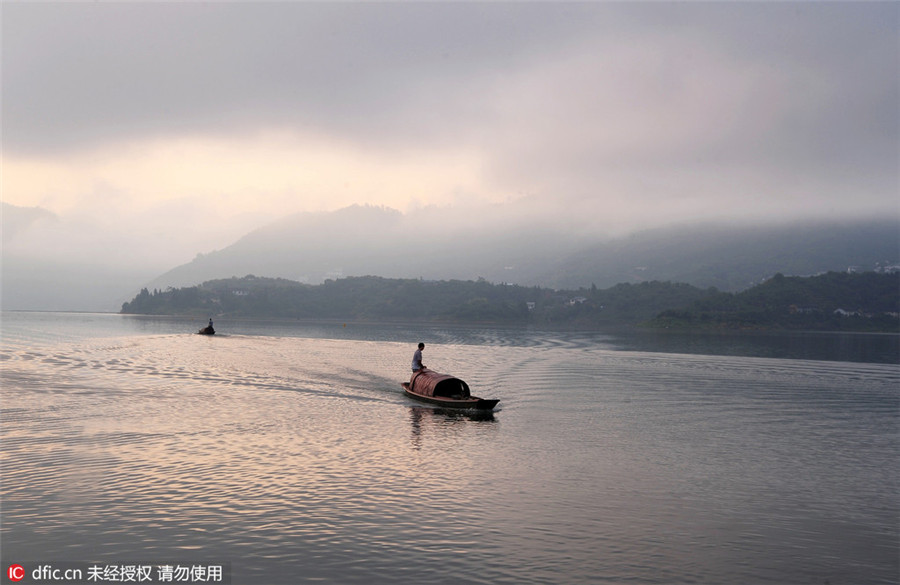 Heavenly beauty in Dongjiang Lake