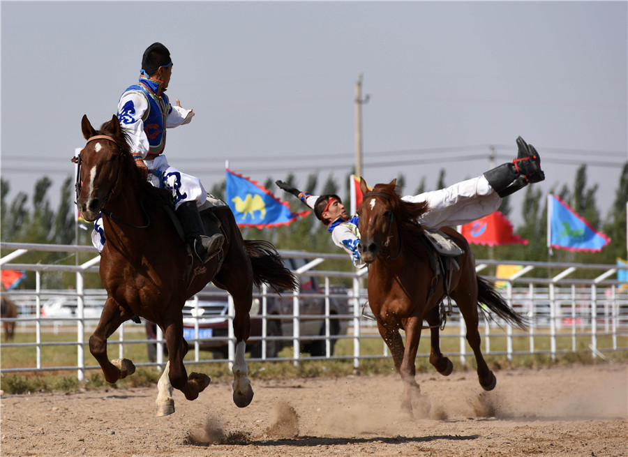 Nadam Fair kicks off in N China's Inner Mongolia