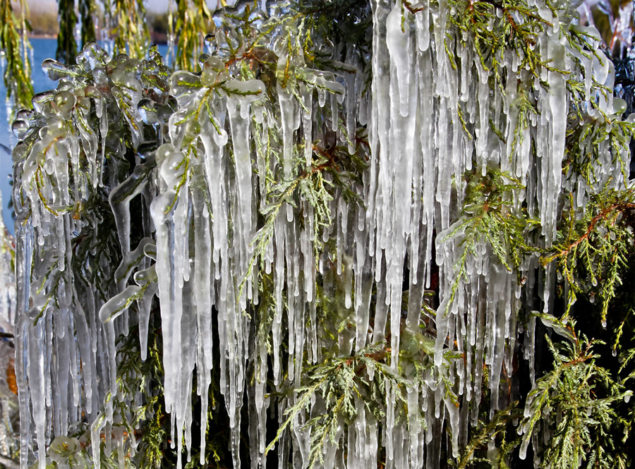 Icicles seen in NW China's Gansu