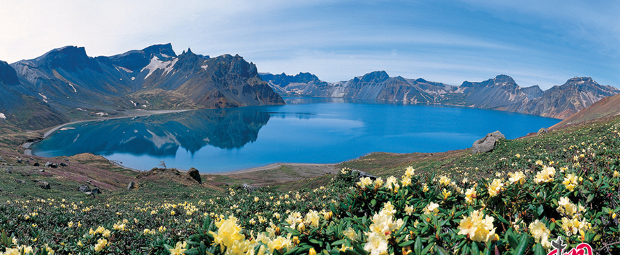 Marvelous scenery of Tianchi Lake