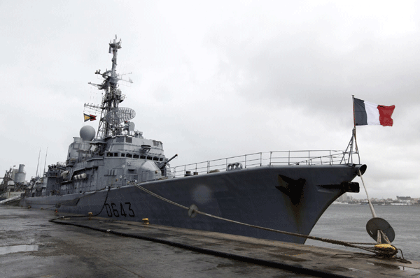 French warships in Libya to train navy