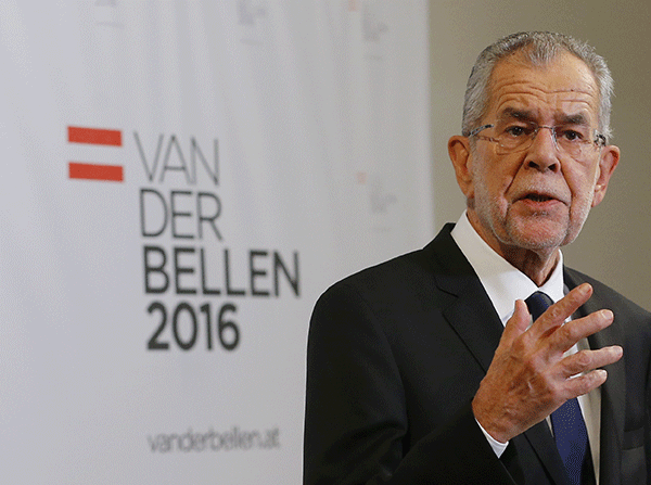 Austrian chancellor congratulates candidate Van der Bellen