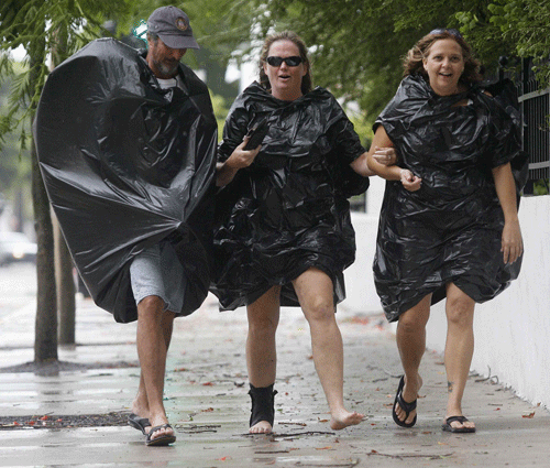 Isaac heads for US Gulf Coast after drenching south Florida
