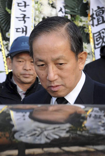 ROK defense minister resigns over exchange of fire with DPRK
