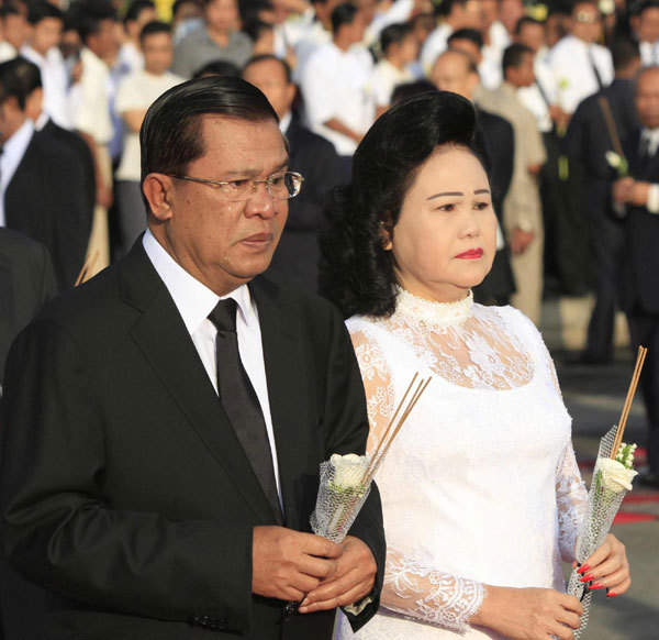 Mourning ceremony held for Cambodian stampede victims