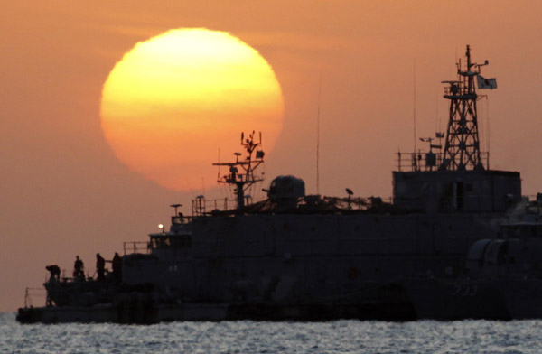 ROK, US launch large-scale joint naval drill