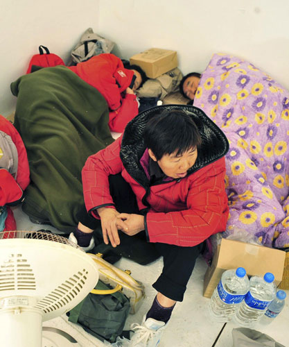 Residents in Yeonpyeong island move to bunkers