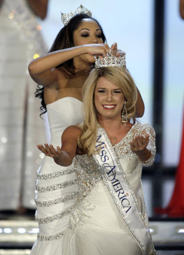 Teresa Scanlan of Nebraska crowned Miss America