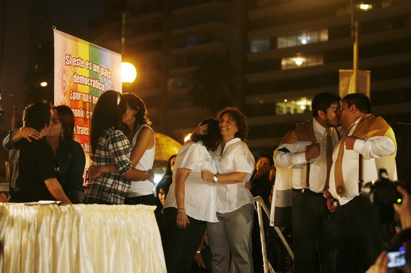 Gay wedding hits on Valentine's Day in Lima