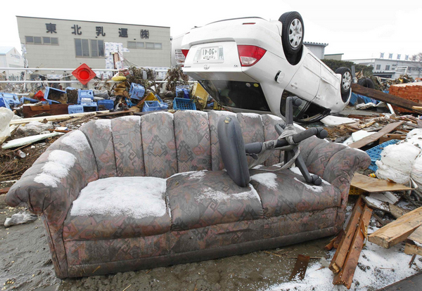 Snowfall chills quake-hit Sendai