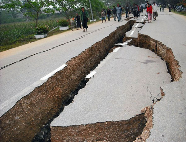 Powerful quake in Myanmar kills more than 70