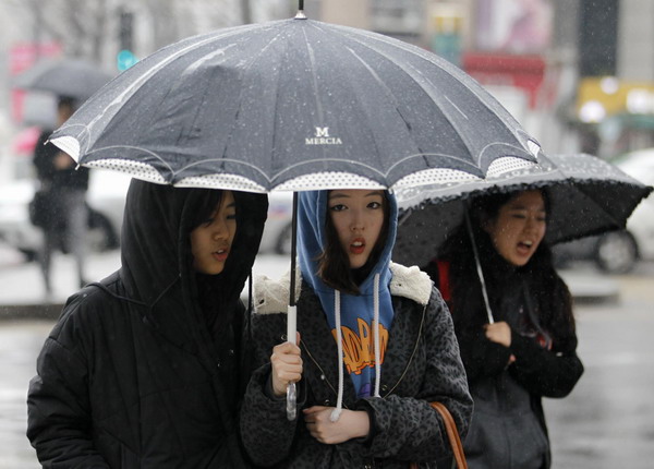 Fears over 'toxic rain' grow in S Korea