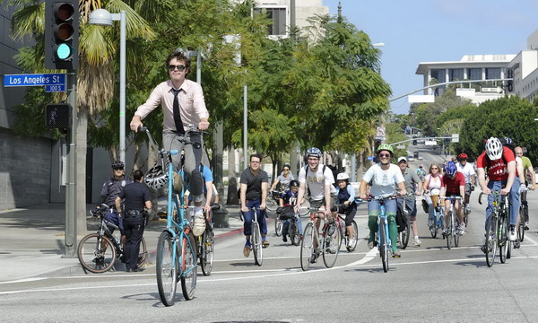 LA CicLAvia draws cyclists to downtown streets