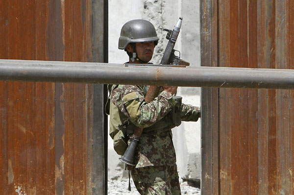 2 killed in Afghan defense ministry attack