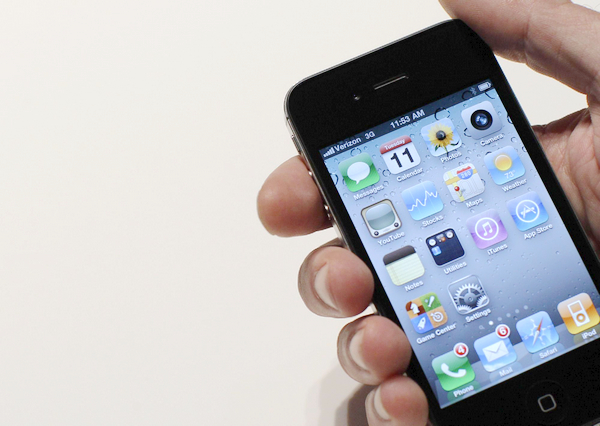 Apple slammed over iPhone, iPad location tracking