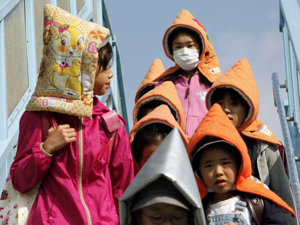 Protective headgear for school children in Tokyo