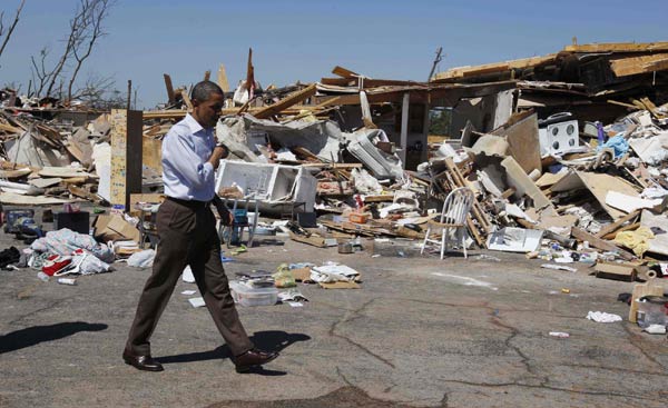 Obama tours storm-ravaged Alabama