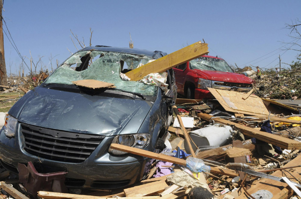 Over 350 killed, thousands homeless in deadly US tornadoes