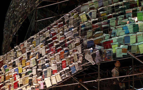 'Tower of Babel' rises in Buenos Aires