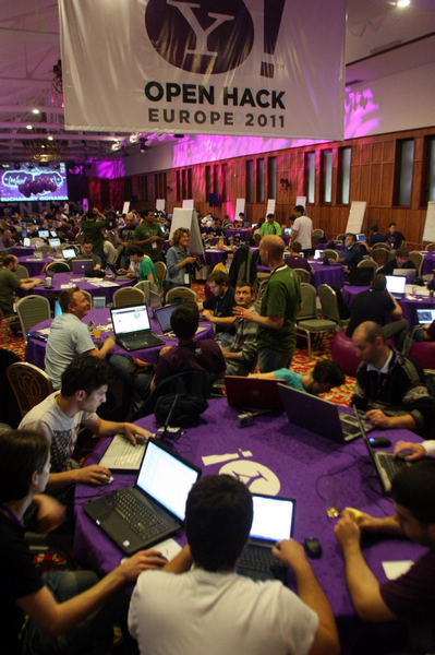 Yahoo welcomes hacking elite