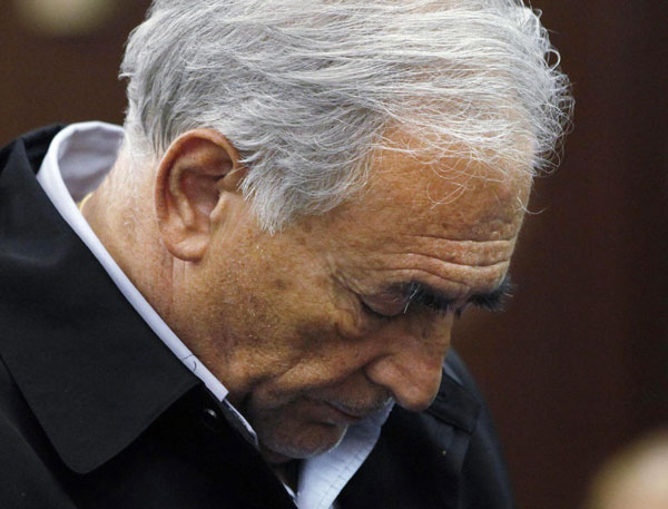 IMF says Strauss-Kahn resigns as managing director