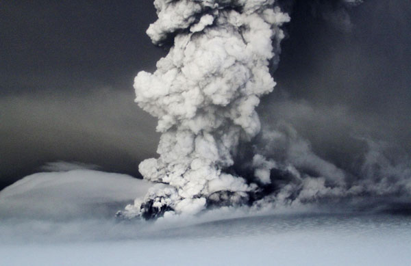Bigger Icelandic eruption, but less airline angst
