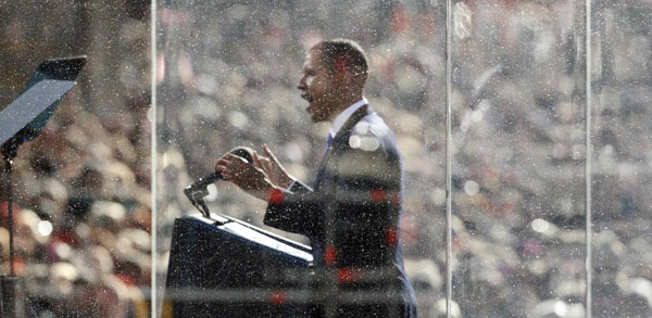 Obama speaks behind bullet-proof glass in Dublin