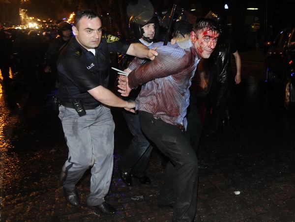 Georgian riot police clash with protesters