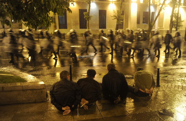 Georgian riot police clash with protesters