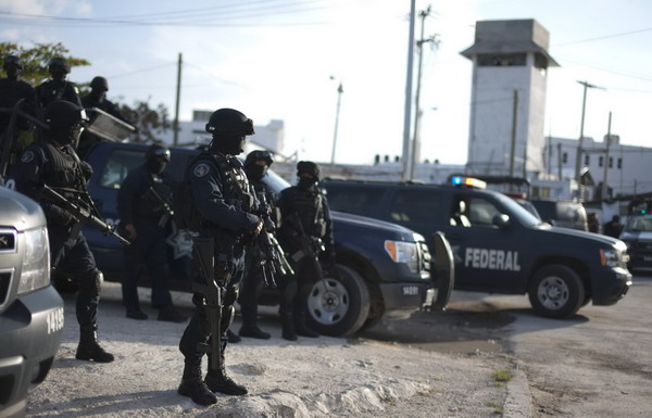 Gang clashes kill 6 in Mexican prison