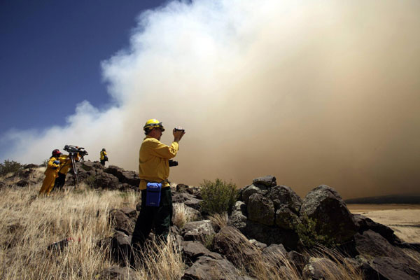 Wildfire continues unabated in Eastern Arizona