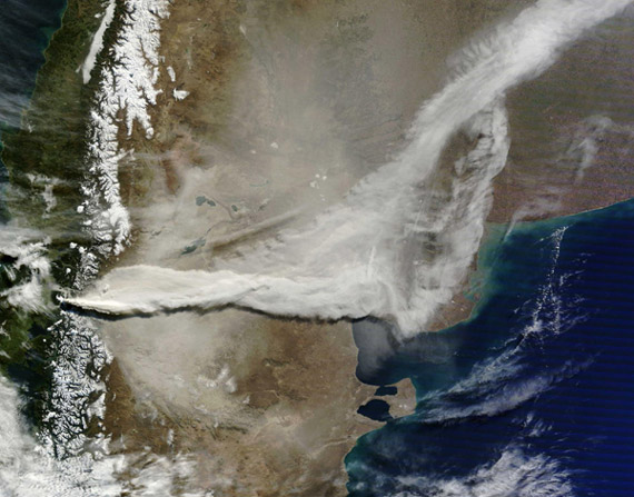 More flights halted by ash from Chilean volcano