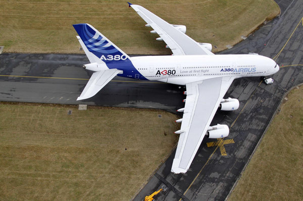 Airbus superjumbo A380 grounded at Paris Air Show