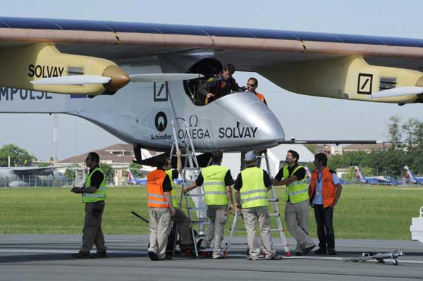 Solar-powered aircraft in Paris Air Show