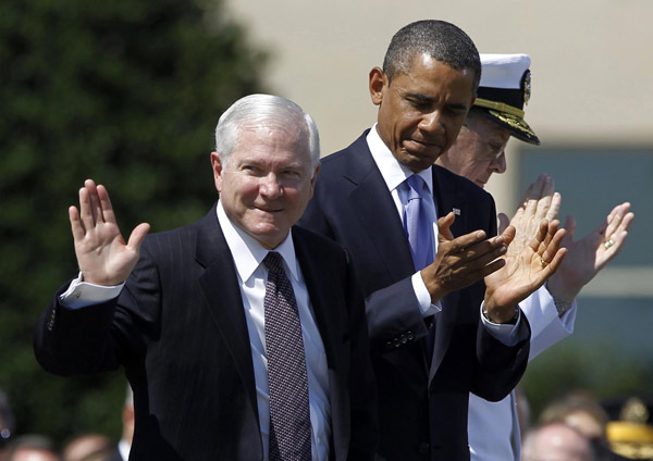 Obama honors Gates on last day as US defense chief