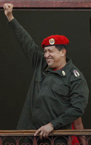 Chavez gets hero's welcome after cancer surgery