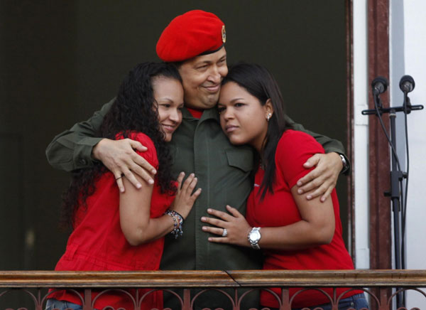 Chavez gets hero's welcome after cancer surgery