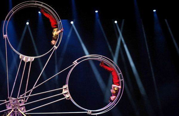Circus of China stages spectacle in Sao Paulo