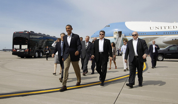 Obama takes aim at Republicans in Midwest tour