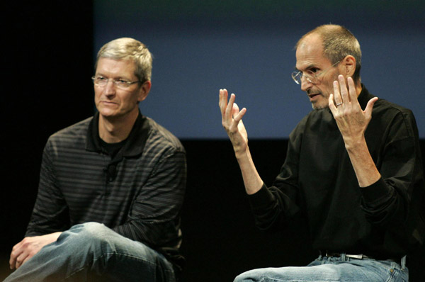 Steve Jobs resigns from Apple, Cook new CEO