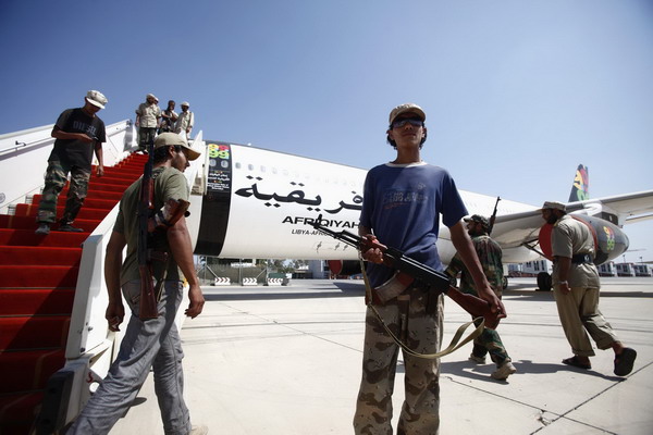 Libyan rebel captures Gadhafi's private jet