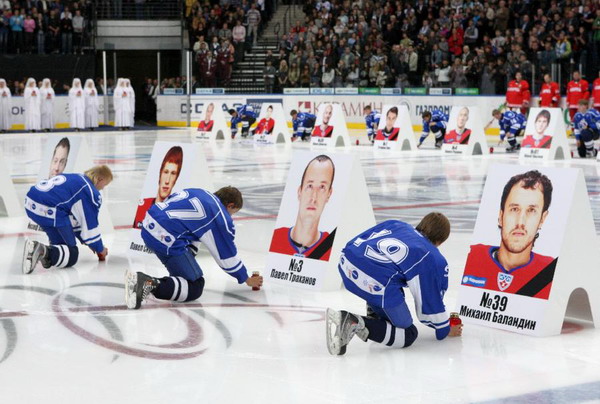 Russia mourns hockey players killed in plane crash
