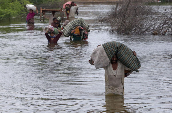 Floods rattle Pakistan, 300,000 homeless