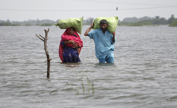 300,000 homeless due to flood in Pakistan