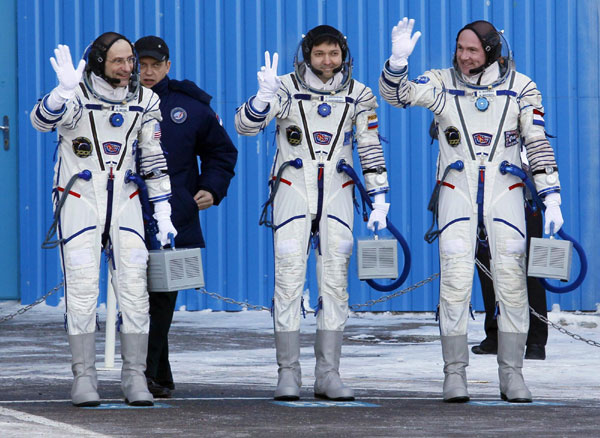 Russia launches manned spacecraft