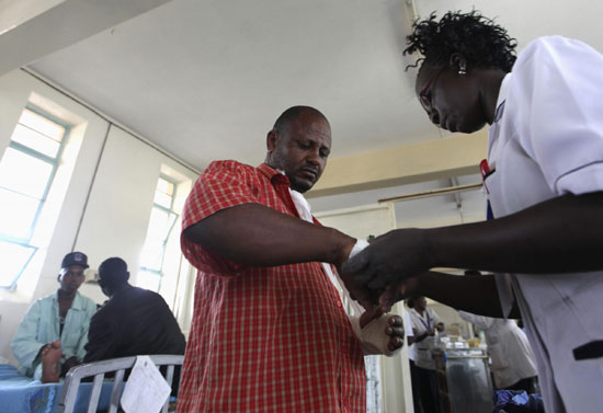 Kenya blast victims receive treatment