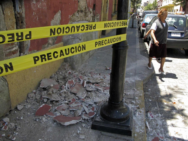 Big quake hits Mexico, no major damage reported
