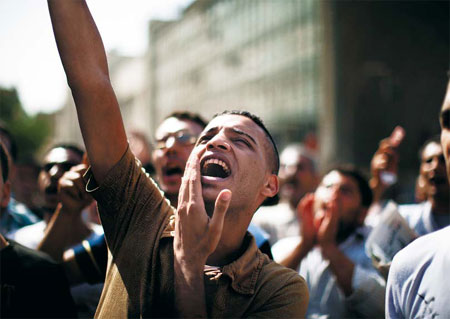 Protests continue as verdict in Mubarak case divides Egyptians