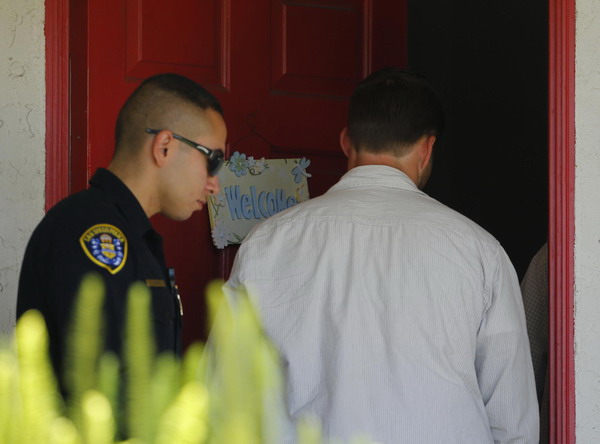 Police to detonate explosives at Colorado suspect's home